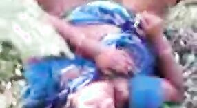 La vidéo de Sexe Sauvage de Bihari Aunty Dehati 3 minute 10 sec