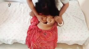 Video Seks Ibu Tiri Desi HD: Pertemuan yang Panas dan Beruap 0 min 0 sec