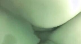 વરાળવાળી પોર્ન વિડિઓમાં દેશી દંપતીની અદૃશ્યતા 5 મીન 50 સેકન્ડ