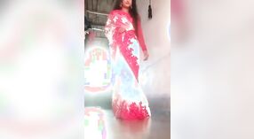 Performance solo sexy d'une femme indienne en tenue nue 0 minute 30 sec