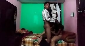 Esposa infiel atrapada en cámara oculta en sexo duro indio 5 mín. 20 sec