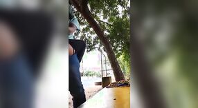 Outdoor Indiase college seks tape vangt passioneel vrijen 3 min 40 sec