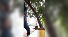 Outdoor Indiase college seks tape vangt passioneel vrijen 3 min 50 sec