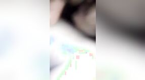 Une Bangladaise fait une pipe sensuelle dans cette vidéo hardcore 1 minute 50 sec
