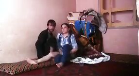 Видео секс-скандала с Дези: Бхабхи и Девар занимаются тайным сексом 2 минута 20 сек