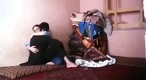 Видео секс-скандала с Дези: Бхабхи и Девар занимаются тайным сексом 3 минута 30 сек