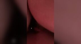 Desi XXX Video: Schwanzlutschfähigkeiten eines nepalesischen Jungen 1 min 40 s