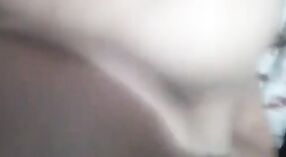 Indisches Pornovideo zeigt eine sinnliche Solo-Masturbationssitzung 5 min 00 s