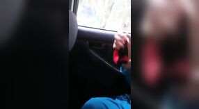 Pakistaanse Baas Seks met prachtig meisje in de auto 0 min 0 sec