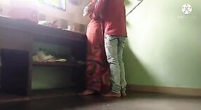 Милфа Дези с большой жопой жестко трахается со своим сыном-извращенцем на кухне 0 минута 0 сек