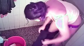 Gizli Kamera Banyoda Banyo Yapan Kız Kardeşleri Yakalar 5 dakika 20 saniyelik