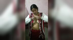 Chudai video of a Muslim aunt and a Hindu boy engaging in hardcore sex 0 min 30 sec