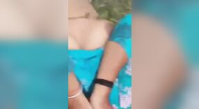 El salvaje sexo grupal de Dehati al aire libre 4 mín. 00 sec