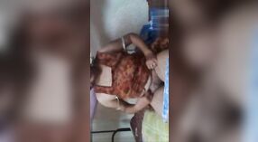 Seorang gadis Assam yang menakjubkan telanjang dalam video yang bocor 0 min 0 sec