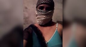 Savita Bhabhis nackte selfie-Session vor der Kamera 0 min 0 s