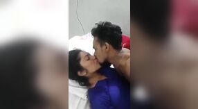 Indian girl nemu dheweke tutuk kapenuhan jago 0 min 0 sec