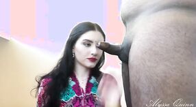 Sexy Video von Devar fickt College-Studentin Alyssa Quinn mit Gesichtsbesamung 1 min 40 s