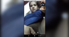 Sesión en solitario desnuda con un Desi bhabhi 8 mín. 30 sec