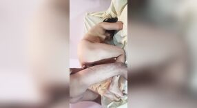 Hausgemachtes Pornovideo von Nishi Bhabi und ihrem Ehemann in Aktion 3 min 40 s