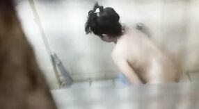 Indiano nudo ragazze catturati su nascosto macchina fotografica in il bagno 2 min 30 sec