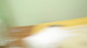 রিয়েল ইন্ডিয়ান সেক্স টেপ যা বাড়িওয়ালার মেয়ের বৈশিষ্ট্যযুক্ত 3 মিন 30 সেকেন্ড