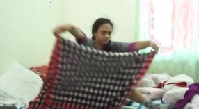 Настоящее индийское секс-видео с участием дочери домовладельца 4 минута 10 сек