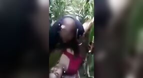 Sesi bercinta luar ruangan Kamapisachi di lapangan 0 min 0 sec