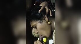 Selingkuh dengan Cambie dengan seorang wanita India berdada 1 min 00 sec