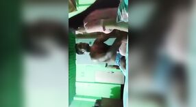 Vraie vidéo de sexe indienne de la première fois d'un couple indien ensemble 0 minute 0 sec