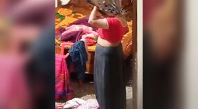 Dojrzały indyjski auntie złapany na ukryty kamera w nagi state 2 / min 00 sec