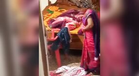 Зрелую индийскую тетушку засняли на скрытую камеру в обнаженном виде 3 минута 20 сек