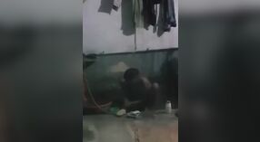 Rahasia kamar Mandi: Wektu Mandi Sing Didhelikake Desi Maid 3 min 00 sec