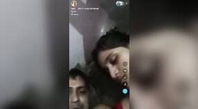 Vídeo ao vivo de um casal Dehati fazendo sexo intenso 1 minuto 00 SEC