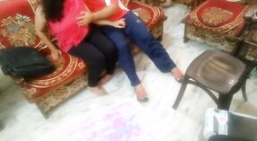 Голая Бхабхи из Канпура встречается со своей подругой для страстного секса втроем 1 минута 50 сек