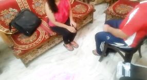 Голая Бхабхи из Канпура встречается со своей подругой для страстного секса втроем 0 минута 0 сек