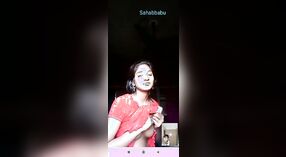 नग्न भारतीय किशोर वीडियो कॉल के दौरान उसकी संपत्ति दिखावा 2 मिन 30 एसईसी