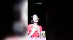 Remaja India telanjang memamerkan asetnya selama panggilan video 1 min 10 sec