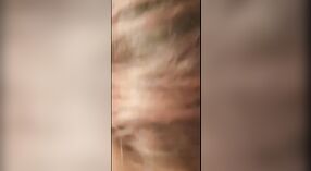 সেক্সি বাঙালি বান্ধবী তার প্রেমিককে গরম ভিডিওতে একটি ব্লজব দেয় 3 মিন 20 সেকেন্ড
