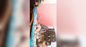 Pary Desi spotkanie w bengalskim porno 15 / min 20 sec