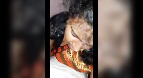 Harig poesje Tamil tante enjoys een sensueel ritje in haar sari 0 min 40 sec