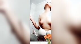 Las selfies desnudas de Paki Gujranwala se exponen en un video humeante 2 mín. 20 sec