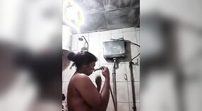 Selfie telanjang bhabha berdada di kamar mandi 2 min 20 sec