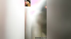 Selfie nue d'une femme bangladaise aux gros seins dans la salle de bain 2 minute 20 sec