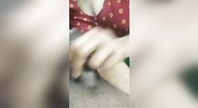 Bhabhi Devar se entrega a masturbação solo e massagem sexual em casa 2 minuto 20 SEC