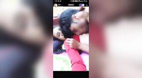インドのカップルの官能的なXXXビデオ：Puja 8 分 40 秒