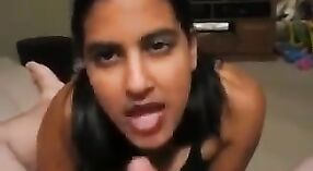 NRI-Pornostar Shania aus New York gibt einem großen Schwanz einen leidenschaftlichen Blowjob 1 min 30 s