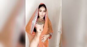 Sofia Khayat Nago Indyjski Striptiz W HD 2 / min 20 sec