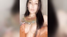 Sofia Khayat ' S Khỏa Thân Ấn Độ Striptease TRONG HD 4 tối thiểu 20 sn