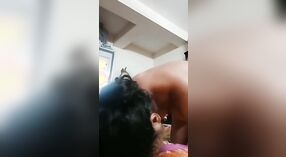 Indiase Paar enjoys doggy style seks met Bengali vrouw 3 min 20 sec