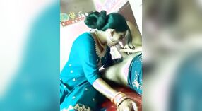 Indiase babe gets ondeugend op haar Honeymoon 1 min 20 sec
